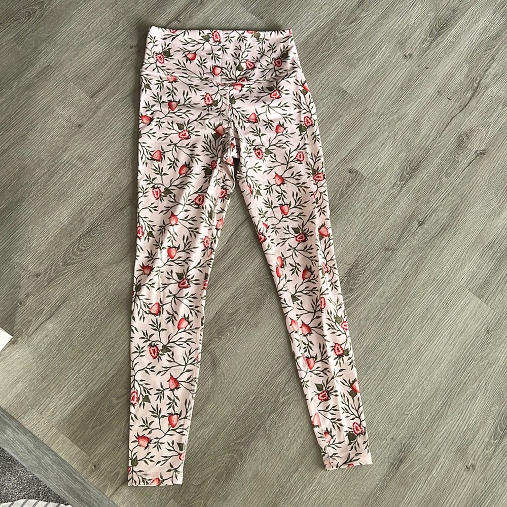 Glider size small leggings! Like new.